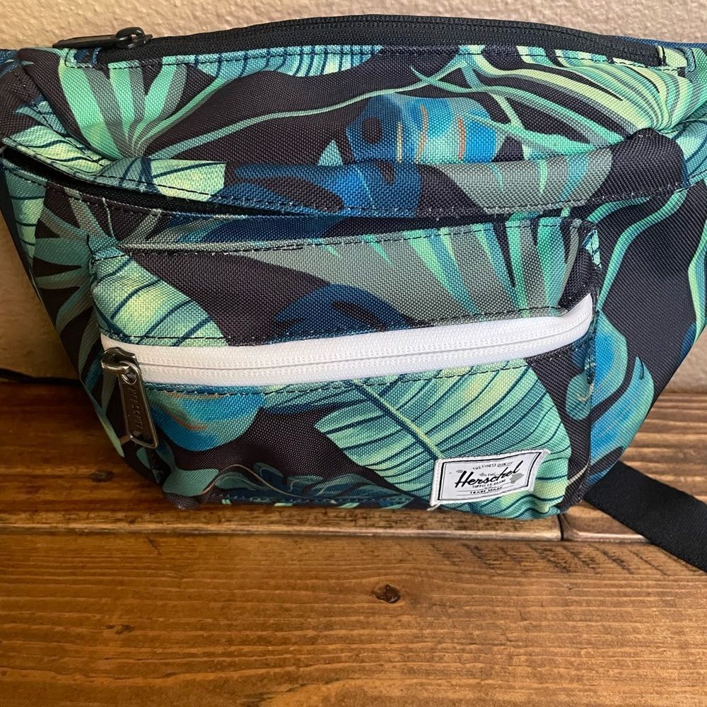 Herschel Tropical Print Fanny Pack - Picture 2 of 14